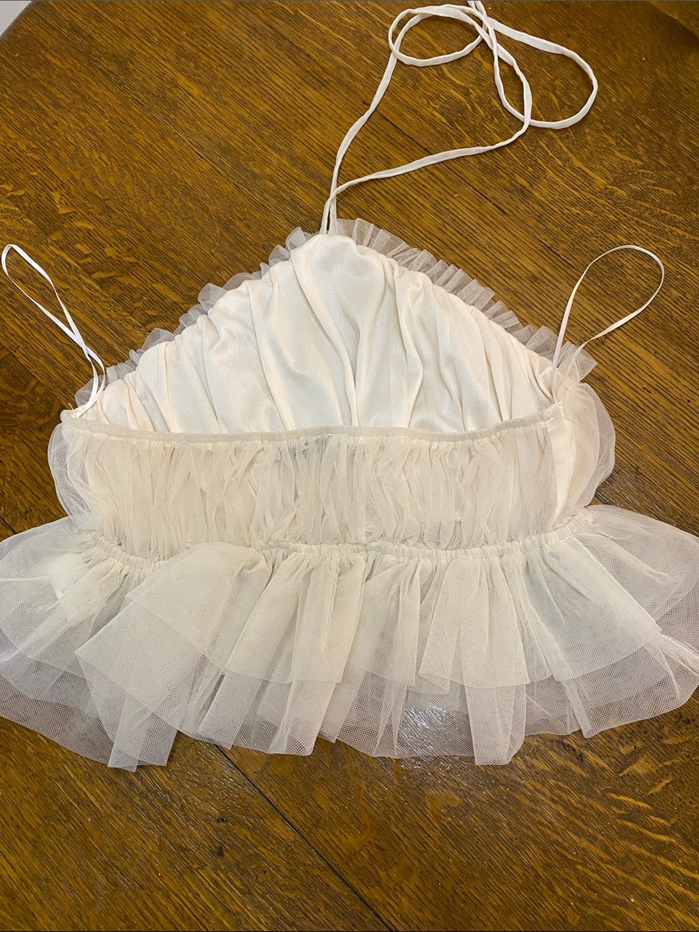Lavish boutique Sheer Ruffle Halter Crop Top - Cream size women’s small like new - Picture 2 of 3